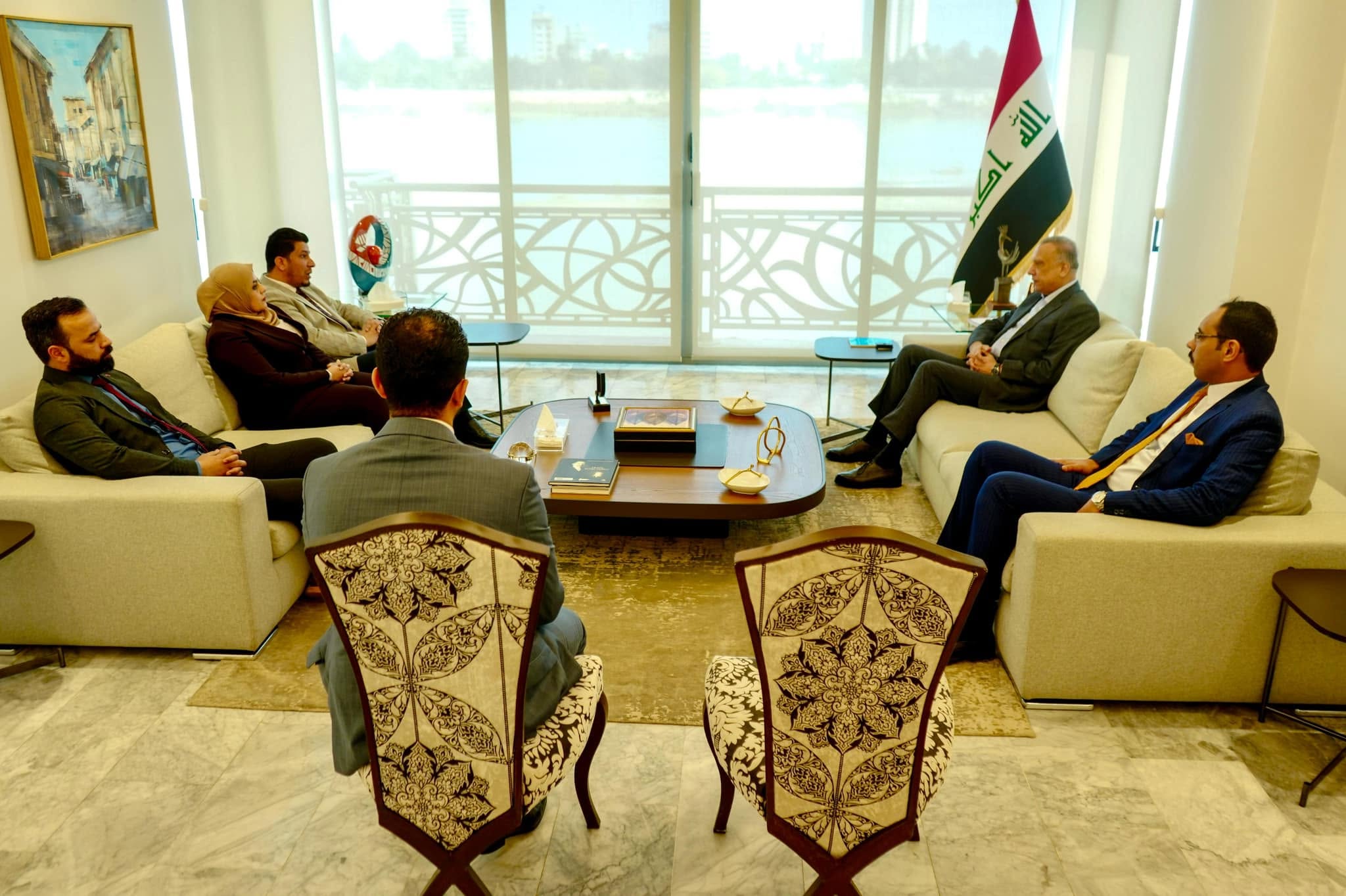 وفد من البيت الوطني يلتقي رئيس الوزراء السابق السيد مصطفى الكاظمي